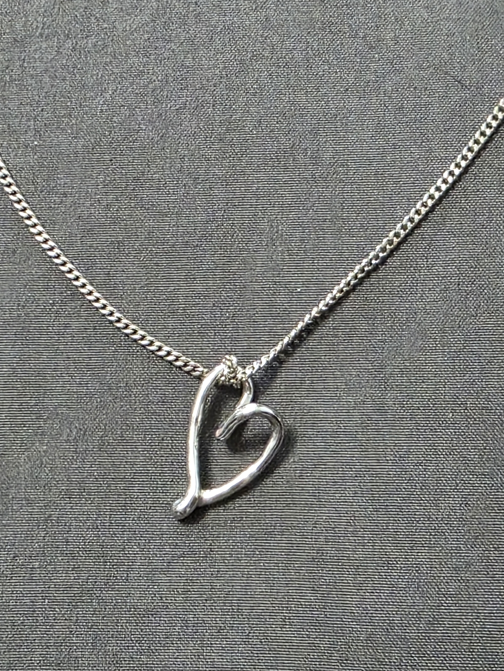 Estate - Silver Tone - Fine Heart Pendant Necklace - 285